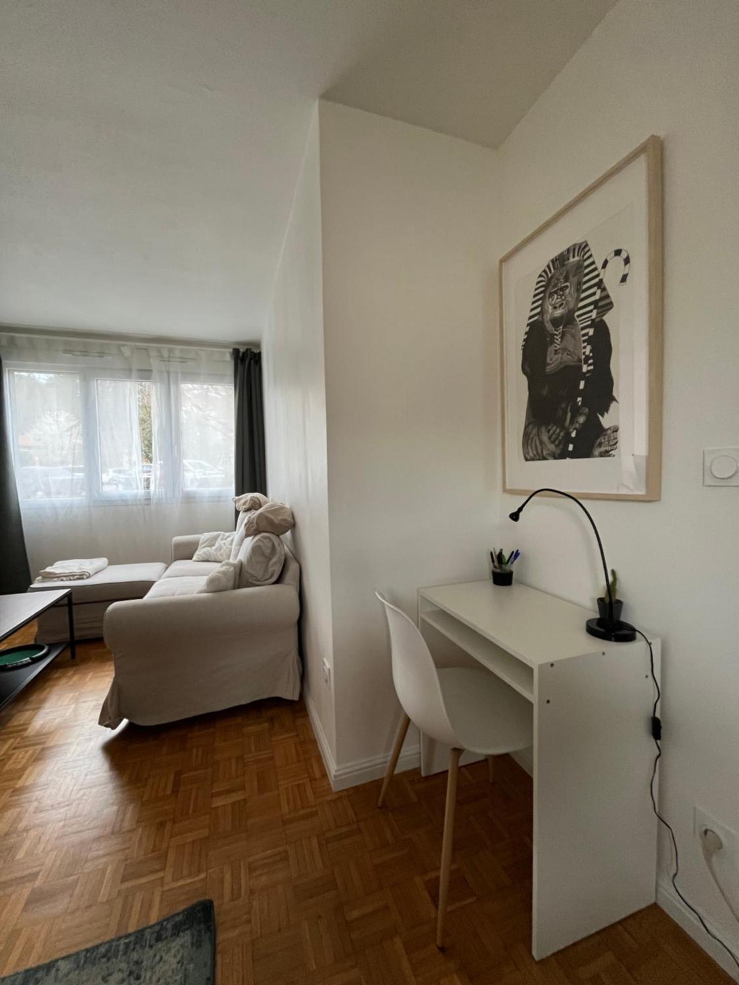 Appartement Cosy Et Confortable Сен-Жени-Лавал Екстериор снимка