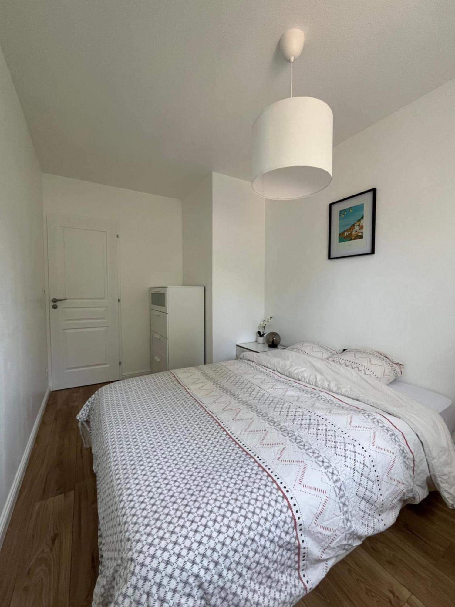 Appartement Cosy Et Confortable Сен-Жени-Лавал Екстериор снимка